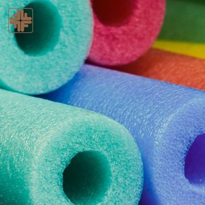 Nouvelles bouées de piscine noires en EVA épais, pliables, imperméables, souples, portables et partageables pour les cours de fitness aquatique professionnels - Product Image 1