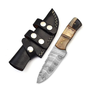 Couteau artisanal personnalisable en acier Damas avec manche en bois Pakka et étui en cuir disponible chez ZA Damascus Maker - Product Image 2