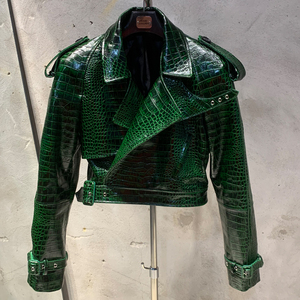 Blouson moto en cuir véritable noir pour femme avec épaulettes et fermeture à ceinture, coupe classique, style automne - Product Image 2