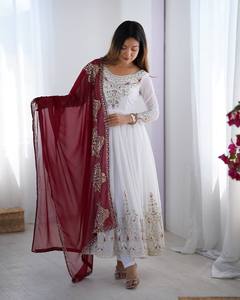 Vestido Largo Anarkali Tradicional Indio-Pakistaní, con Lentejuelas y Bordados, en Georgette Pesado, Corte Entallado, Ideal para Diwali, Gran Venta - Product Image 3