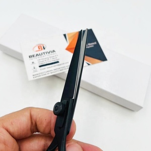 Tijeras de Barbero Profesionales de Alta Calidad para Diestros, de Acero Inoxidable Negro Mate, con Función de Corte, Logotipo Personalizado y Embalaje - Product Image 2