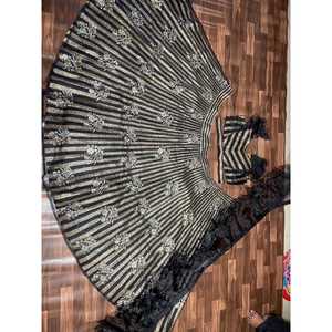 Designer Lehenga Choli pour les fêtes Séquence lourde Travail Vêtements traditionnels chinois - Product Image 1