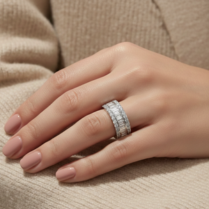 แหวนเพชรแล็บทรงบาแกตต์ 3 แถว ทอง 9K รับรองโดย IGI สำหรับงานหมั้น งานแต่งงาน ของขวัญวันครบรอบ - Product Image 4