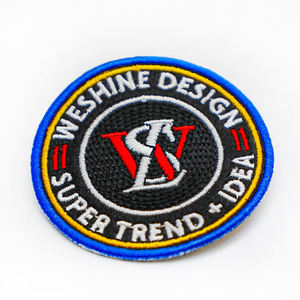 Badges brodés personnalisés avec logo, patchs brodés avec support thermocollant - Product Image 2