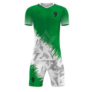 Conjunto de Camiseta de Fútbol Personalizada con Estampado Geométrico Verde y Blanco en la Parte Delantera, Manga Corta para Hombre, Sublimada, de Poliéster que Absorbe la Humedad, Ropa Deportiva para Equipo - Product Image 2