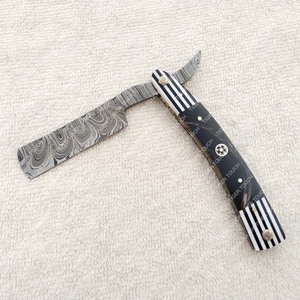 Navaja de afeitar medieval profesional con mango de cuerno y madera para barbería y salón, modelo TT-5522 - Product Image 3