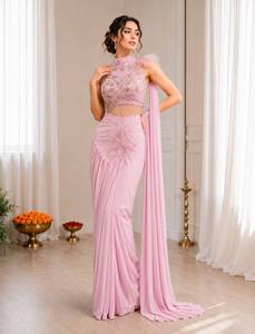 ชุดเดรสผ้าไหมเครปพรีเมียมปักลายอินเดีย/ปากีสถานประดับลูกปัดสีชมพู ยาวคลุมพื้น แบบสองชิ้น พร้อมผ้าคลุมไหล่ สำหรับงานแต่งงาน งานเลี้ยง และงานพิธีการ - Product Image 1