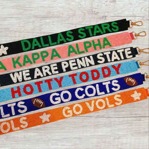 Sangle de sac en perles brodées à la main, design luxueux et tendance, lettres, ceinture en perles par Glowin Fashion - Product Image 1