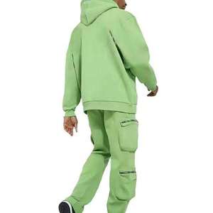 Conjunto de Sudadera con Capucha y Pantalones Cargo con Logotipo Personalizado, Chándal Multibolsillos de Forro Polar Grueso, Ropa Urbana al por Mayor - Product Image 2