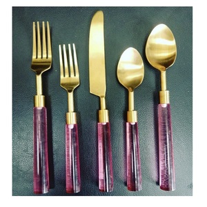 ชุดช้อนส้อมสแตนเลสแบบเป็นมิตรต่อสิ่งแวดล้อม ด้ามจับเรซิ่น คุณภาพพรีเมียม ช้อน ส้อม มีด ชุบทอง สำหรับรับประทานอาหาร - Product Image 6