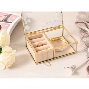 กล่องเก็บเครื่องประดับแก้วหรูหราพร้อมกรอบสีทอง กล่องโชว์เครื่องประดับกรอบโลหะแก้ว กล่องจัดระเบียบสุดหรู - Product Image 3