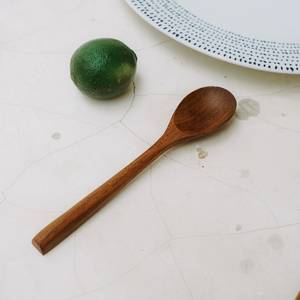 Cuillère de cuisine en bois naturel écologique pour remuer, mélanger et servir les aliments - Product Image 3