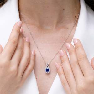 Pendentif de haute qualité en saphir bleu, style nœud papillon, avec halo de diamants, or 14 carats, fait main, certifié IGI, OEM - Product Image 4
