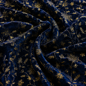 Tela de terciopelo bordada para Abaya, Kaftan, ropa modesta, diseño del Golfo y Emiratos Árabes Unidos, material textil de calidad de exportación para la industria de la moda. - Product Image 1