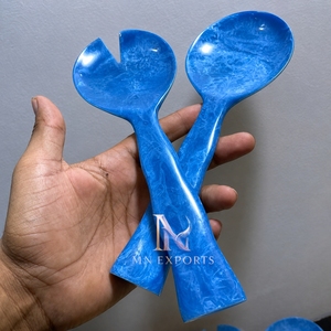 Cuillères de service et à salade en résine rose de luxe en forme d'éventail avec long manche – Durables, écologiques et légères pour les fêtes - Product Image 4