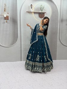 Lehenga Choli en soie brodée bleue, tenue traditionnelle indienne et pakistanaise, avec travail de sequins lourds, plissée, coupe classique, pour mariage - Product Image 4