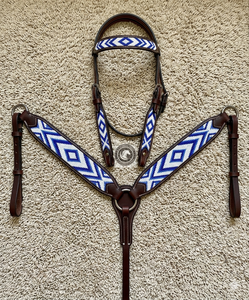 Ensemble de harnais de cheval de style occidental en cuir avec collier de poitrine, orné de conchos perlés, réglable, pour l'équitation - Product Image 1