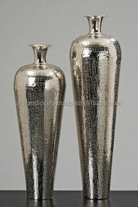 Vase de sol texturé diamant en argent poli – Grand vase sculptural en aluminium pour la décoration intérieure moderne et l'aménagement hôtelier - Product Image 3