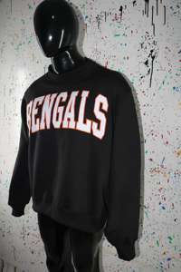 Sudadera con cuello simulado de los Bengals, color negro, hilos finos, hecha a medida. - Product Image 3