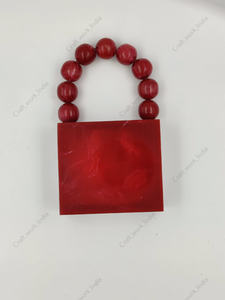 กระเป๋าคลัทช์เรซิ่นสีแดงทำมือพร้อมหูหิ้วประดับลูกปัด กระเป๋าถือดีไซน์เนอร์สำหรับงานเลี้ยงกลางคืนหรืองานแต่งงานสุดหรูสำหรับผู้หญิง - Product Image 6