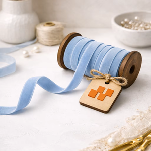 ริบบิ้นกำมะหยี่โพลีเอสเตอร์ 100% ทนการหดตัว ขนาด 6 มม. ของบริษัทนีลกามัล อินดัสทรีส์ แบบหน้าเดียว เนื้อนุ่ม ทนทาน สำหรับตกแต่งเสื้อผ้า - Product Image 1