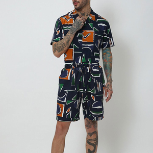 Conjunto de Camisa y Pantalones Cortos de Satén con Estampado Geométrico para Hombre, Cintura con Cordón, Ropa Casual, Poliéster Transpirable de Secado Rápido, Corte Medio - Product Image 1