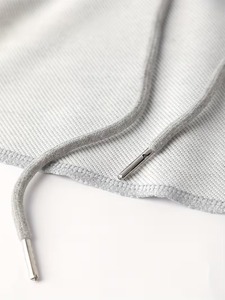 Haut court à capuche en coton pour femme, manches longues, personnalisable avec logo, tricoté, respirant, couleur unie, collection automne, vente en gros - Product Image 3