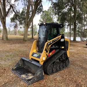 Chargeur Premium ASV RT 50 avec moteur puissant et option de livraison rapide, idéal pour les travaux de construction lourds et les professionnels. - Product Image 1