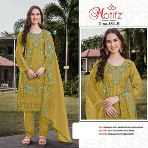 Organza royal Shalwar Kameez avec Khatli complexe Broderie délicate Fond Santoon et Dupatta-Trendy Chic pour les fêtes - Product Image 4