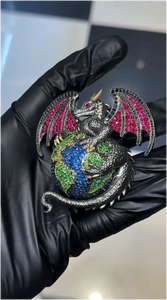 Colgante de Dragón con Mapa del Mundo 3D en Dos Tonos, con Diamantes Moissanite VVS, Plata S925 Personalizada, Probado con el Test de Diamantes - Product Image 2