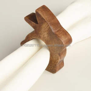 Ensemble unique de ronds de serviette en bois pour les banquets de mariage ou les dîners de vacances avec une décoration rustique de style fermier - Product Image 1