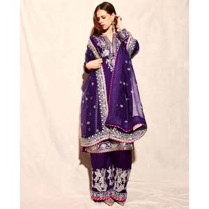 Ensemble de costumes de fête pour femmes de designer avec broderie élégante - Product Image 1