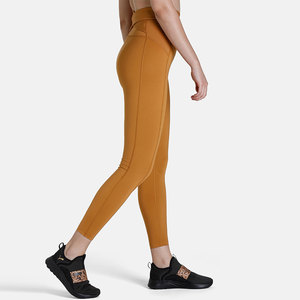 Leggings de yoga respirants et solides pour femmes, de haute qualité, écologiques, à séchage rapide, taille haute, longueur intégrale, pour la gym et le sport - Product Image 3