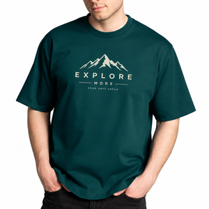 Explore More Mountain Print - Camiseta para Hombre, Corte Regular, Manga Corta, Algodón, Cuello Redondo, Informal, Transpirable, Logotipo Frontal - Product Image 1