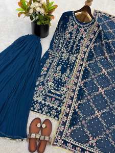 Salwar Kameez de Georgette Magenta y Teal con Bordado Zari Plateado, Traje de Diseñador para Bodas y Fiestas, Pantalón Palazzo Plisado y Dupatta de Encaje - Product Image 6