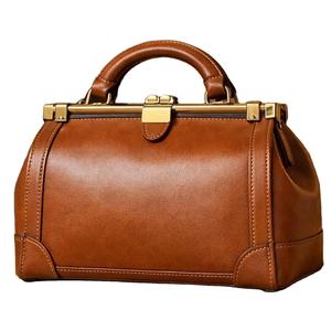 Este es el bolso Sophie de Satchel Co. en color marrón Habana, diseñado con un estilo clásico. - Product Image 1