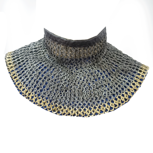 Gorget en maille de fer doux avec anneaux en laiton, collier médiéval de évêque ou de chevalier pour cosplay, reconstitution historique, costume de foire - Product Image 1