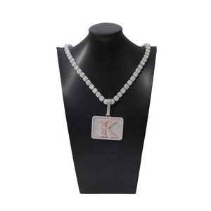 Colgante Rectangular con Letra Grabada Personalizable (1-8 Letras) Joyería Hip Hop - Product Image 4