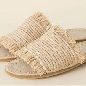 Sandalias de Rafia Hechas a Mano Estilo Marroquí para Verano - Product Image 1