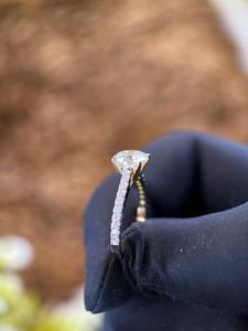 Anillo de Diamante Cultivado en Laboratorio de Oro Sólido de 14K con Diseño Clásico, Corte Brillante, Baño de Rodio, Engaste Seguro con Puntas, para Bodas de Lujo - Product Image 4