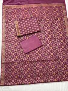 Traje de seda pura Banarasi de 3 piezas con estampado jaal - Product Image 2