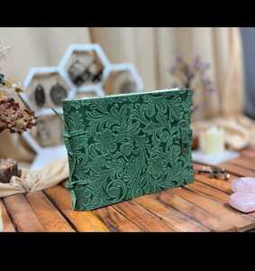 Carnet de notes en cuir vert à motifs floraux, couverture rigide, avec papier vintage fait main à bords festonnés, reliure cousue, 100 feuilles - Cadeau - Product Image 4