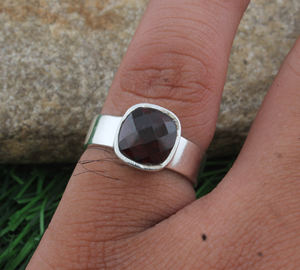 Anillo de Granate Rojo Natural, Plata de Ley 925, Joyería con Granate de Mozambique de Corte Ovalado, Anillo de Piedra Natalicia de Enero, Regalo para - Product Image 5