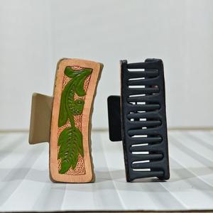 Pinza de Pelo Vintage de Resina con Diseño Floral, Accesorio de Moda para Mujer, Cuadros Negros - Product Image 1