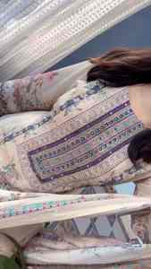 Ensemble prêt-à-porter 3 pièces en mousseline avec imprimés floraux vibrants, comprenant un salwar, une anarkali, un kurta, un pantalon et une dupatta, robe longue. - Product Image 6