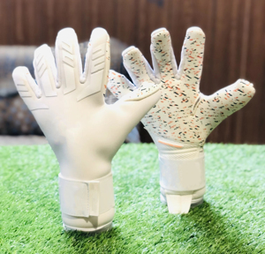 High Quality Premium <b>Light</b> Weight Best Design Custom Selling Goal Keeper Gloves for Men and Women Practice Goalkeeper Gloves OEM - Product Image 2