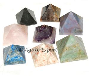Mélange de pierres précieuses pyramide de guérison avec point de cristal de charge gros cristal artisanat Reiki méditation orgonite pyramides - Product Image 1