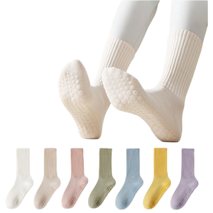 Chaussettes de yoga pour femmes, mi-mollet, tricotées, épaisses, solides, professionnelles, pour fitness, Pilates, sport, antidérapantes, multicolores, pour jeunes, printemps-automne - Product Image 1