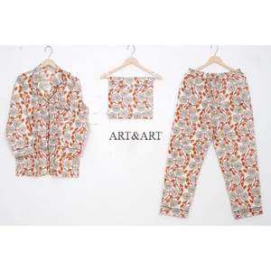 ชุดนอนผ้าฝ้ายพิมพ์ลายดอกไม้ทำมือจากอินเดีย 3 ชิ้น พร้อมกระเป๋าเข้าชุด เนื้อผ้านุ่มสบาย เหมาะสำหรับฤดูร้อน - Product Image 6