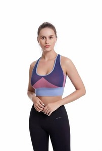 Soutien-gorge de sport tendance pour femme, soutien-gorge de yoga fitness couleur unie avec coussinets intégrés, coupe haute pour grandes tailles - Product Image 2